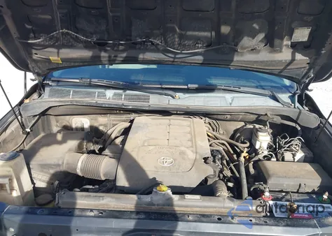 2013 Toyota Tundra Grade 4.6L V8 из США, поврежденный, VIN 5TFRM5F17DX065093